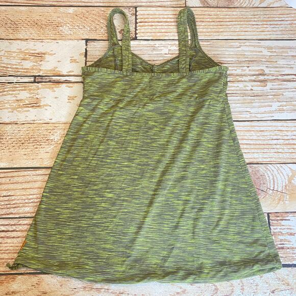 Lucy Tech Breathe Deep Green Space Dyed tank - Picture 8 of 9